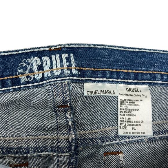 NWT Cruel Marla Medium Wash Low Rise Slim Fit Flared Leg Jeans 9 Long - Picture 2 of 6